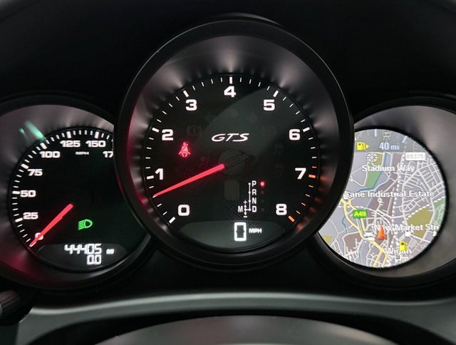 2018 PORSCHE MACAN - Photo 9