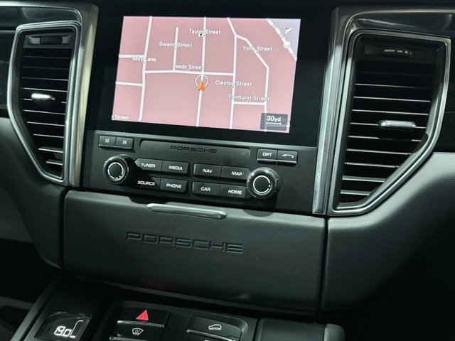 2018 PORSCHE MACAN - Photo 10