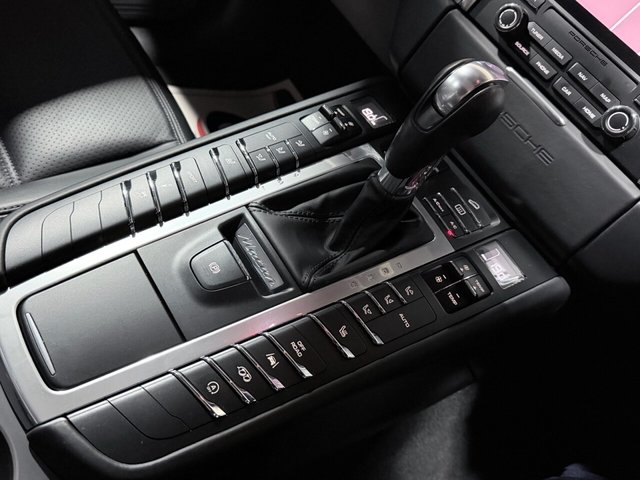 2018 PORSCHE MACAN - Photo 12