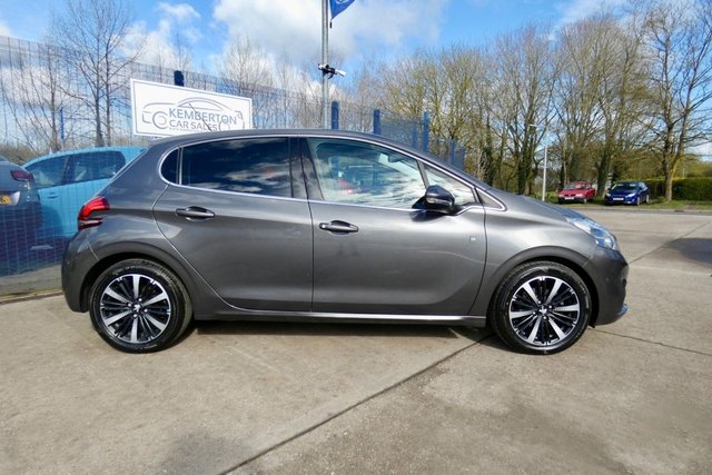 2019 PEUGEOT 208 - Photo 4