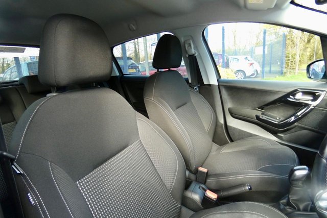 2019 PEUGEOT 208 - Photo 10