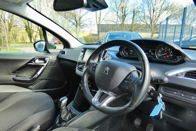 2019 PEUGEOT 208 - Photo 11