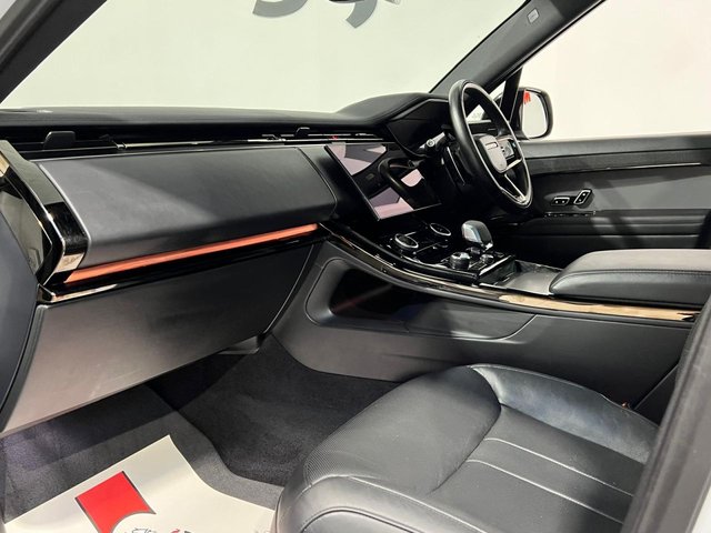 View our LAND ROVER RANGE ROVER SPORT