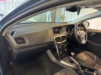 USED 2017 17 VOLVO V40 2.0 T3 Momentum Hatchback 5dr Petrol Manual Euro 6 (s/s) (152 ps)+2 KEYS+1 OWNER FROM NEW+ALLOYS+FSH 6 STAMPS+HALF LEATHER SEATS+USB+PARK CONTROL+BLUETOOTH+MEDIA+APPS+AUX+CLIMATE+ 2 KEYS+1 OWNER FROM NEW+ALLOYS+FSH 6 STAMPS+HALF LEATHER SEATS+USB+PARK CONTROL+BLUETOOTH+MEDIA+APPS+AUX+CLIMATE+HPI CLEAR
