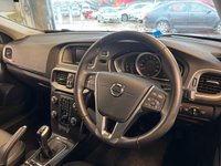 USED 2017 17 VOLVO V40 2.0 T3 Momentum Hatchback 5dr Petrol Manual Euro 6 (s/s) (152 ps)+2 KEYS+1 OWNER FROM NEW+ALLOYS+FSH 6 STAMPS+HALF LEATHER SEATS+USB+PARK CONTROL+BLUETOOTH+MEDIA+APPS+AUX+CLIMATE+ 2 KEYS+1 OWNER FROM NEW+ALLOYS+FSH 6 STAMPS+HALF LEATHER SEATS+USB+PARK CONTROL+BLUETOOTH+MEDIA+APPS+AUX+CLIMATE+HPI CLEAR