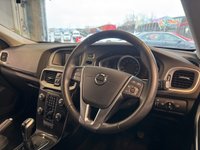 USED 2017 17 VOLVO V40 2.0 T3 Momentum Hatchback 5dr Petrol Manual Euro 6 (s/s) (152 ps)+2 KEYS+1 OWNER FROM NEW+ALLOYS+FSH 6 STAMPS+HALF LEATHER SEATS+USB+PARK CONTROL+BLUETOOTH+MEDIA+APPS+AUX+CLIMATE+ 2 KEYS+1 OWNER FROM NEW+ALLOYS+FSH 6 STAMPS+HALF LEATHER SEATS+USB+PARK CONTROL+BLUETOOTH+MEDIA+APPS+AUX+CLIMATE+HPI CLEAR