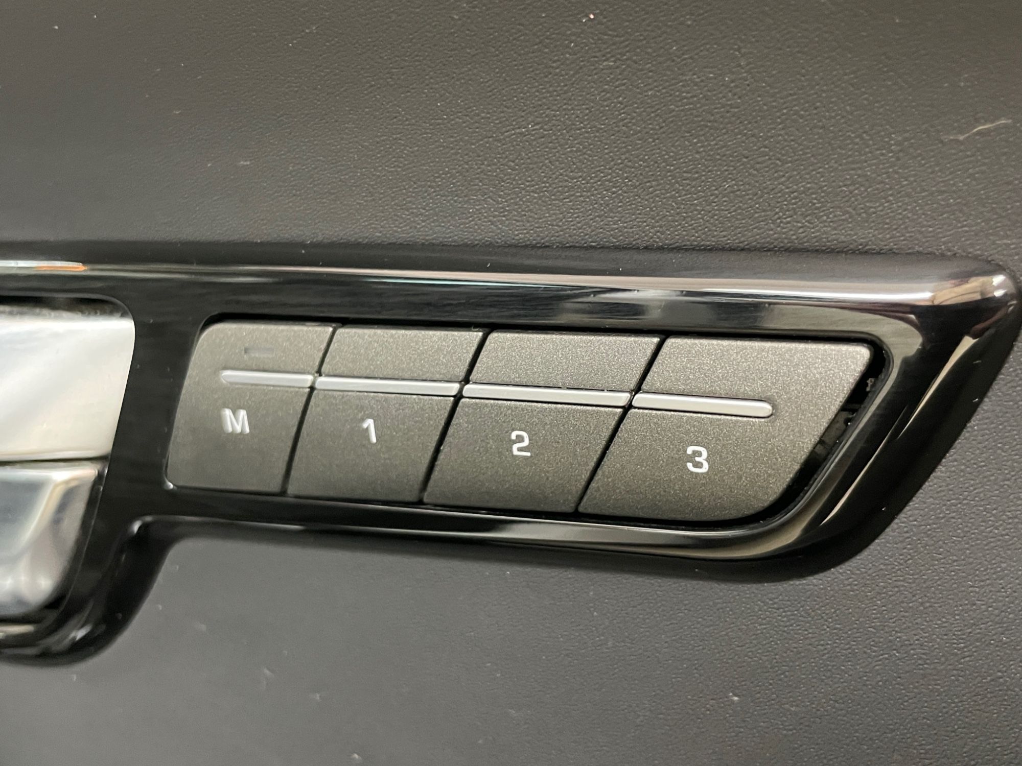 USED 2012 61 LAND ROVER RANGE ROVER EVOQUE 2.2 SD4 Prestige SUV 5dr Diesel Auto 4WD Euro 5 (190 ps) 