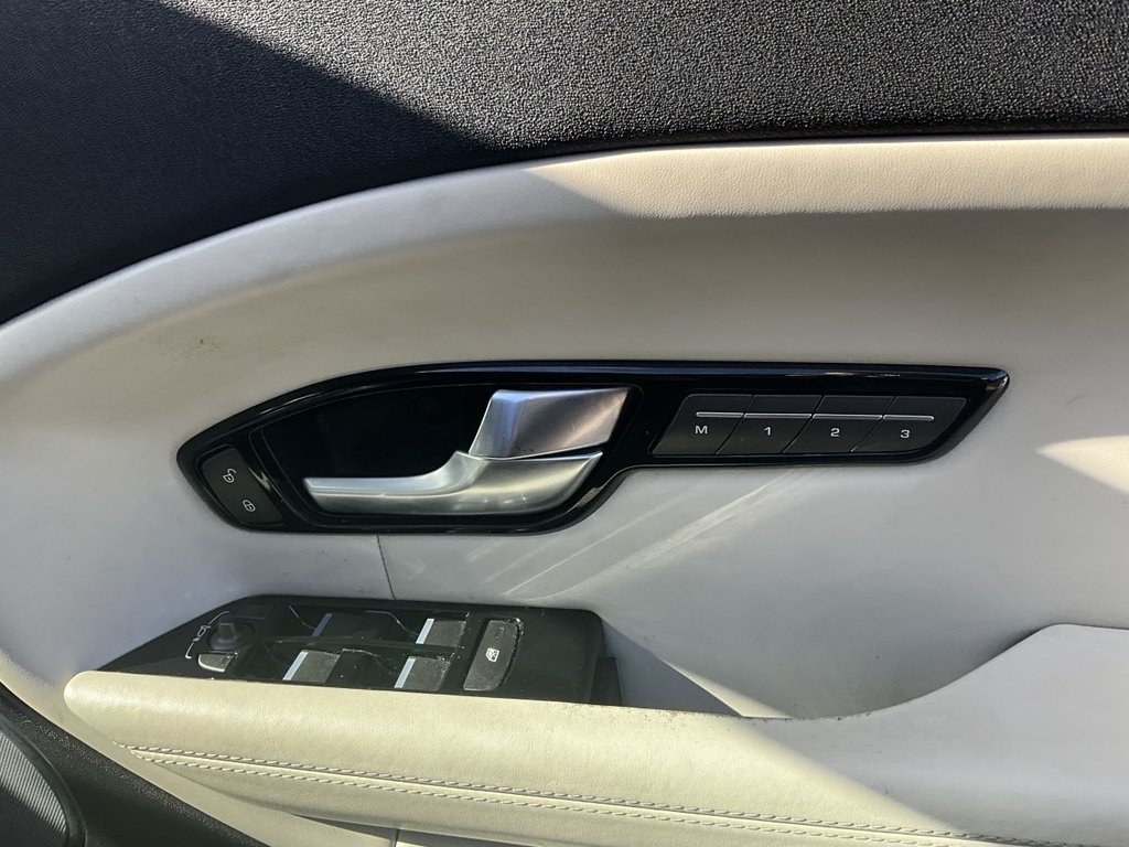 USED 2017 17 LAND ROVER RANGE ROVER EVOQUE 2.0 TD4 HSE Dynamic Lux SUV 5dr Diesel Auto 4WD Euro 6 (s/s) (180 ps) Meridian Sound, Rear Camera