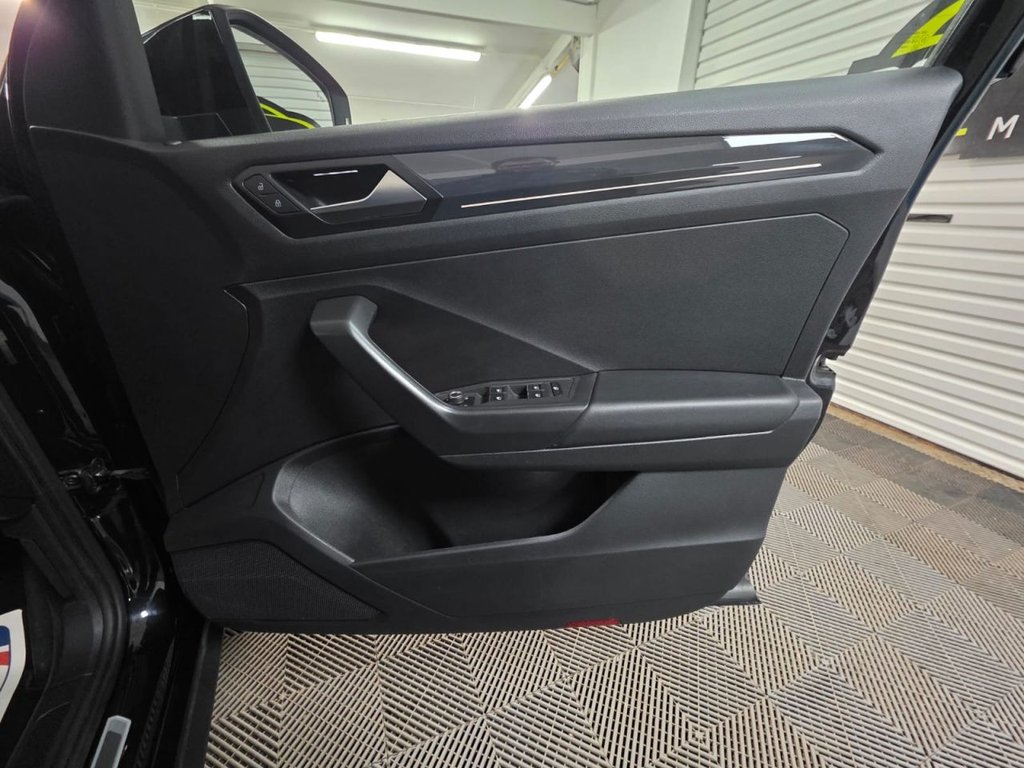 USED 2019 19 VOLKSWAGEN T-ROC 2.0 TDI R-Line SUV 5dr Diesel DSG Euro 6 (s/s) (150 ps) Bluetooth - SatNav - Sensors!