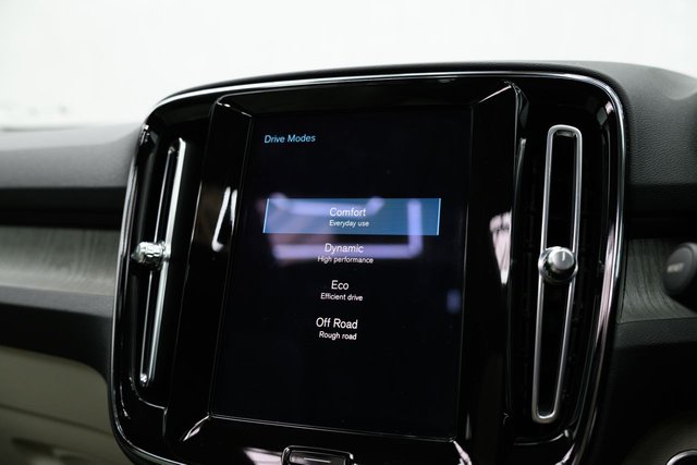 2020 VOLVO XC40 - Photo 6