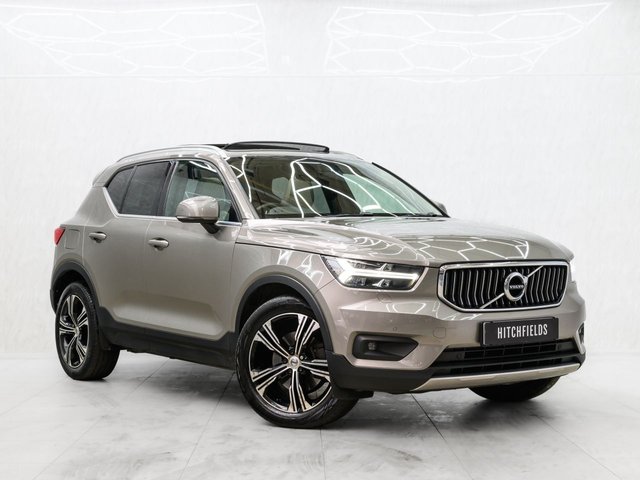 2020 VOLVO XC40