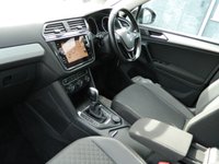 USED 2017 17 VOLKSWAGEN TIGUAN 2.0 TDI BlueMotion Tech SE Navigation SUV 5dr Diesel DSG 4Motion Euro 6 (s/s) (150 ps) REAR PARKING SENSORS PARK PILOT