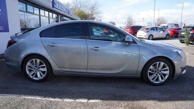 2014 VAUXHALL INSIGNIA 2.0 CDTi ecoFLEX SRi Nav Hatchback 5dr Diesel Manual Euro 5 (s/s) (163 ps) - Photo 9