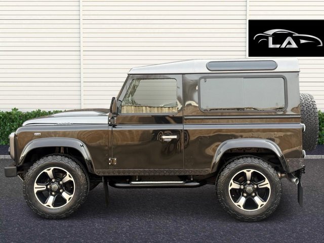 View our LAND ROVER DEFENDER 90