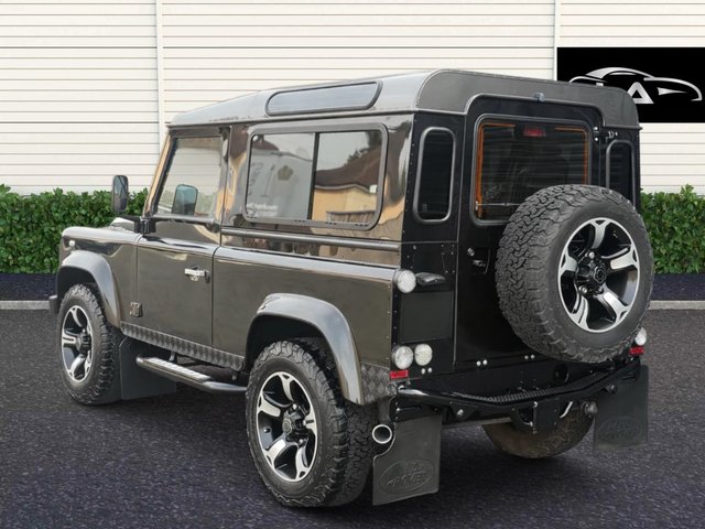 View our LAND ROVER DEFENDER 90