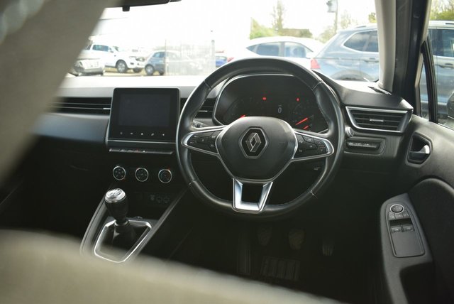 2020 RENAULT CLIO - Photo 2
