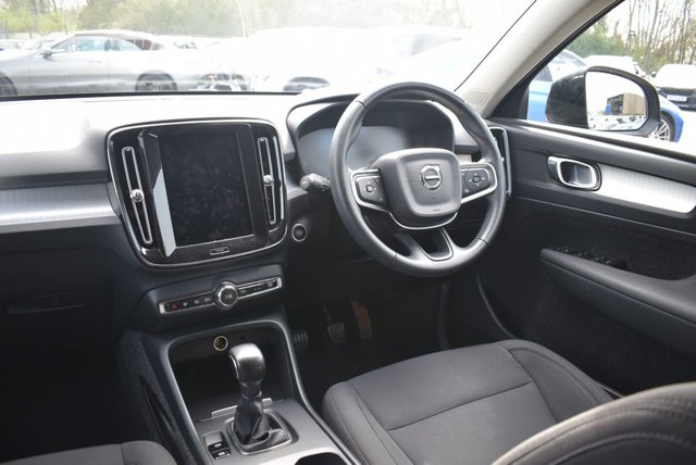 2021 VOLVO XC40 - Photo 3