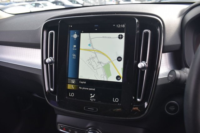 2021 VOLVO XC40 - Photo 2