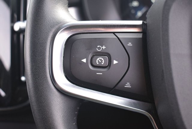 2021 VOLVO XC40 - Photo 4