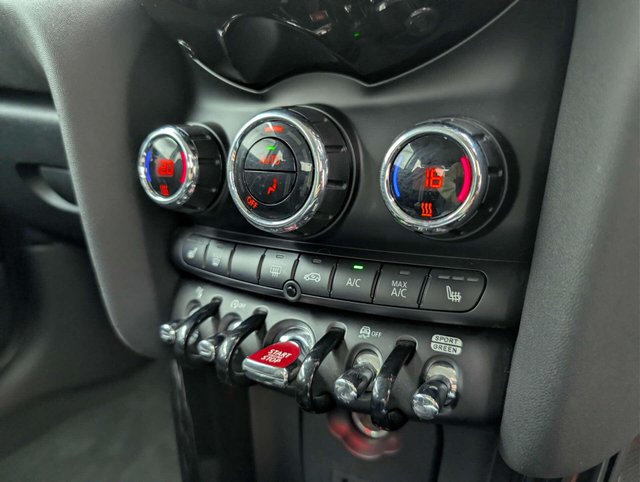 USED 2020 70 MINI HATCH 2.0 Cooper S Classic Auto 3dr CLICK & COLLECT/ HOME DELIVERY