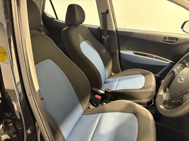 2015 HYUNDAI I10 - Photo 4