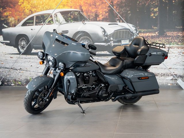 View our HARLEY-DAVIDSON TOURING