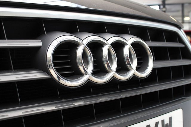 View our AUDI Q3