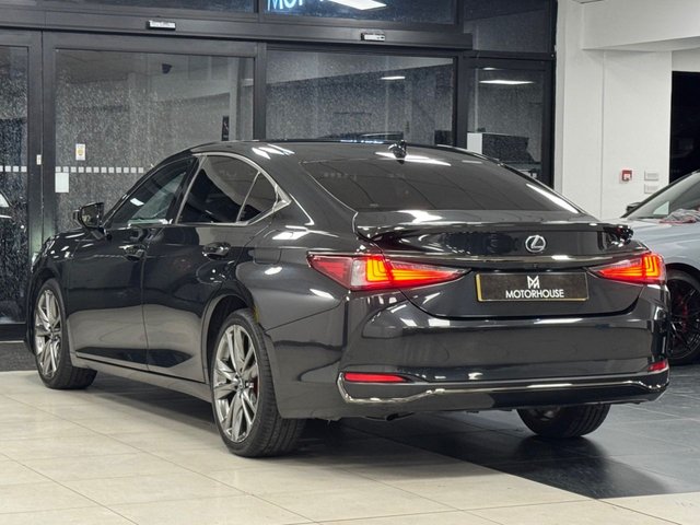 2019 LEXUS ES - Photo 2
