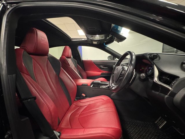 2019 LEXUS ES - Photo 3