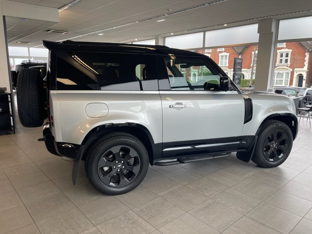 View our LAND ROVER DEFENDER