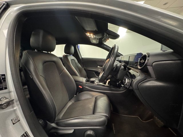 2019 Mercedes-Benz A-CLASS - Photo 3