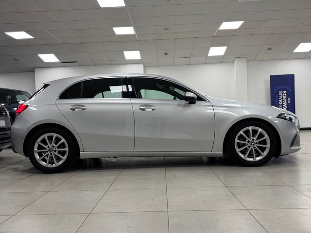 2019 Mercedes-Benz A-CLASS - Photo 4