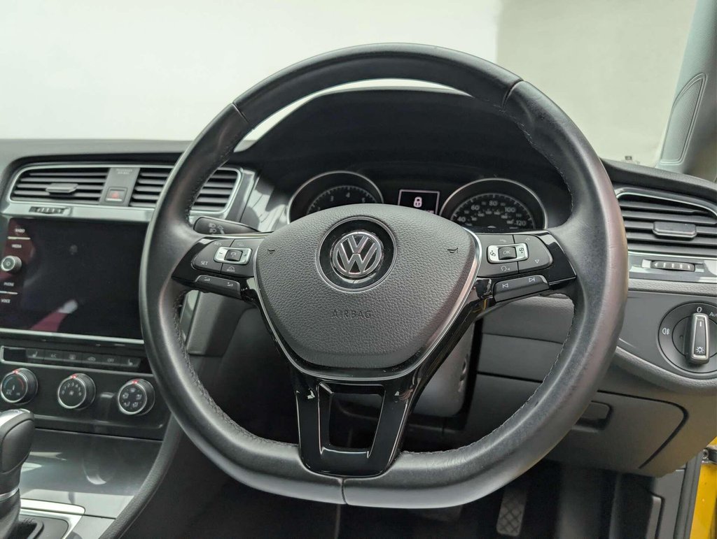Used 2017 17 VOLKSWAGEN GOLF 1.4 Golf SE Nav TSi BlueMotion Technology Semi-Auto 5dr CLICK & COLLECT/ HOME DELIVERY