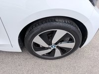USED 2020 70 BMW I3 White 42.2kWh electric hatchback, 25,450 miles, Automatic, 19in alloys, CarPlay/Android Auto, Sat nav, Rear camera, Heated seats, DAB, A/C. This 2020 BMW i3 presents an exceptional ownership proposition, having been meticulously maintained by a single owner and boasting remarkably low mileage for its age at just 25,450 miles. As a fully electric vehicle, it offers an impressive battery total capacity of 42 kWh, providing a maximum range of 190 miles when new. Charging is convenient, with a full charge at home using a 7kW charger taking approximately 5 hours and 15 minutes, while rapid public charging can replenish the battery from e