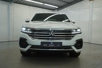 USED 2023 72 VOLKSWAGEN TOUAREG 3.0 TDI V6 R-Line SUV 5dr Diesel Tiptronic 4Motion Euro 6 (s/s) (286 ps) Vinenna White / Leather, VW Service History
