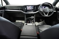 USED 2023 72 VOLKSWAGEN TOUAREG 3.0 TDI V6 R-Line SUV 5dr Diesel Tiptronic 4Motion Euro 6 (s/s) (286 ps) Vinenna White / Leather, VW Service History