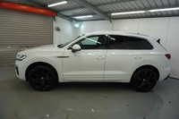 USED 2023 72 VOLKSWAGEN TOUAREG 3.0 TDI V6 R-Line SUV 5dr Diesel Tiptronic 4Motion Euro 6 (s/s) (286 ps) Vinenna White / Leather, VW Service History