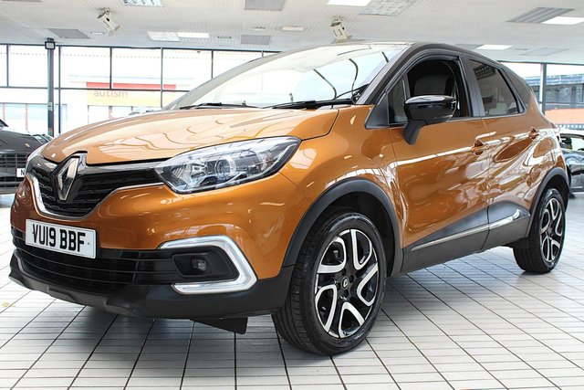 View our RENAULT CAPTUR