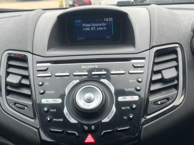 2013 FORD FIESTA - Photo 8