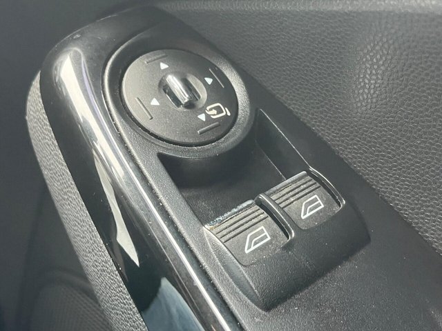 2013 FORD FIESTA - Photo 12