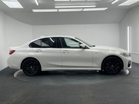 USED 2021 21 BMW 3 SERIES 2.0 330e 12kWh M Sport Saloon 4dr Petrol Plug-in Hybrid Auto xDrive Euro 6 (s/s) (292 ps) FULL MAIN DEALER HISTORY + SAT NAV