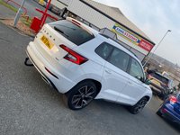 USED 2020 70 SKODA KAROQ 2.0 TDI SportLine SUV 5dr Diesel DSG 4WD Euro 6 (s/s) (150 ps) Pan roof DAB Camera Nav