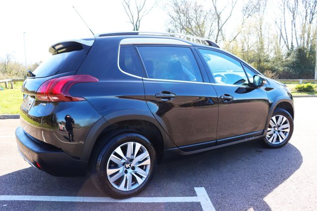 2017 PEUGEOT 2008 - Photo 11