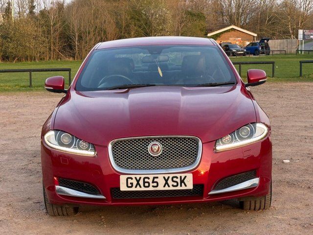 2015 JAGUAR XF - Photo 2