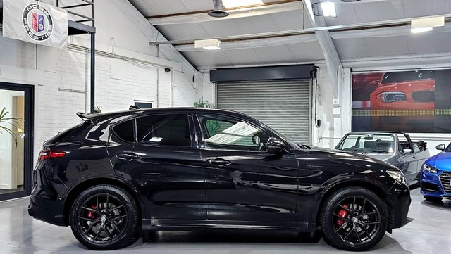 2020 Alfa Romeo STELVIO - Photo 6