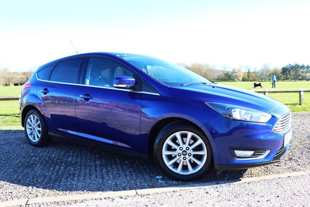 2017 FORD FOCUS - Photo 2