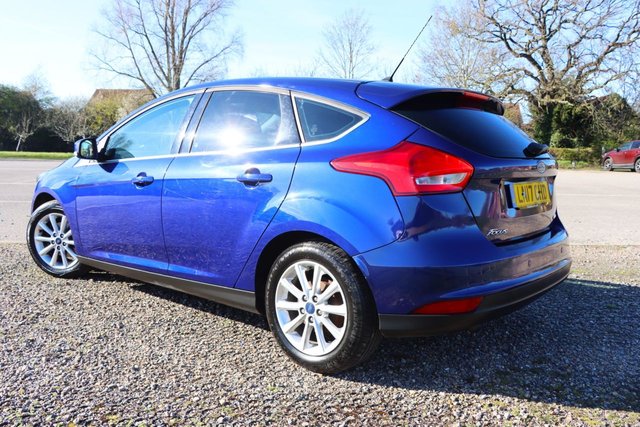 2017 FORD FOCUS - Photo 3