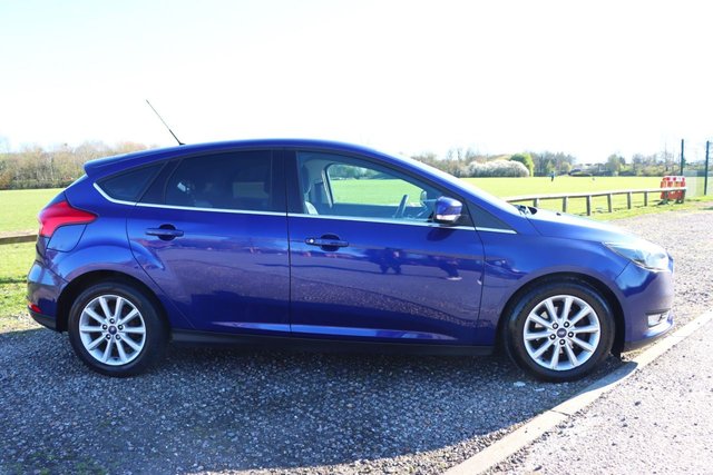 2017 FORD FOCUS - Photo 5