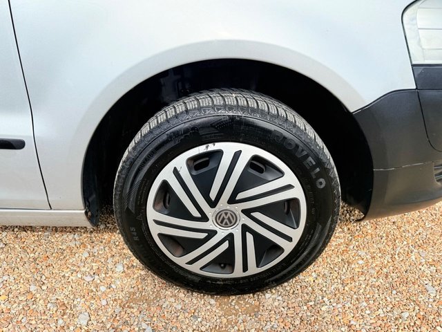 2010 60 VOLKSWAGEN FOX 1.2 6V Hatchback 3dr Petrol Manual Euro 4 (55 ps) - Photo 11