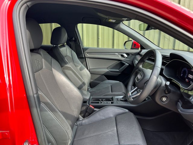 2020 AUDI Q3 - Photo 2